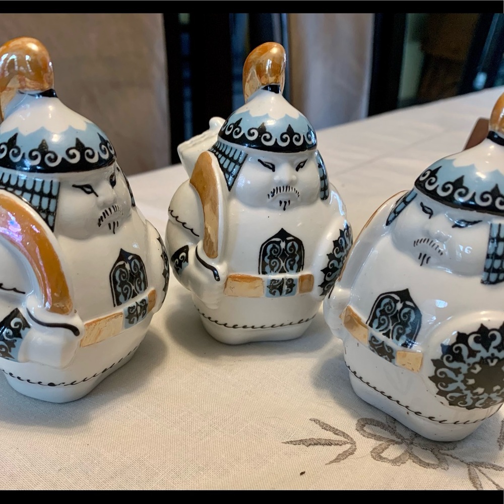 SOLD Vintage Set of 3 samurai salt pepper shakers